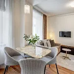 Zemaitijos Versatile 12ppl Triplex Apartamento *