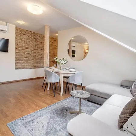 Zemaitijos Versatile 12ppl Triplex *