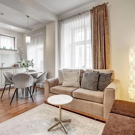 Zemaitijos Versatile 12ppl Triplex Apartment *