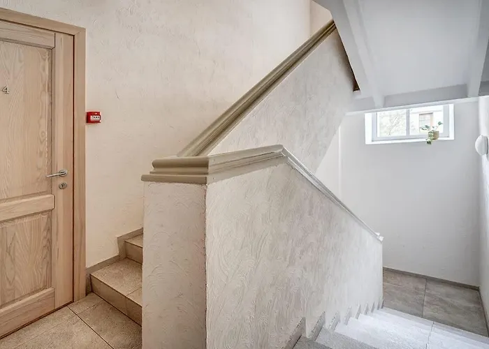 Zemaitijos Versatile 12ppl Triplex * Vilnius